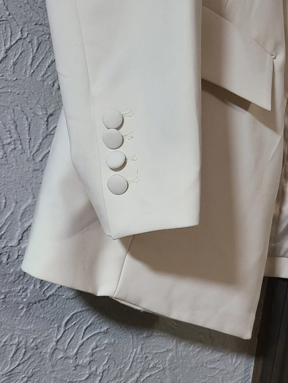 torrid Soho Studio Refined Crepe Blazer Cream Shawl Collar Blazer *Nwt* - Picture 10 of 16